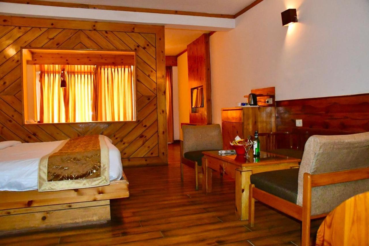The Whispering Inn Resort And Bar Manāli Eksteriør billede