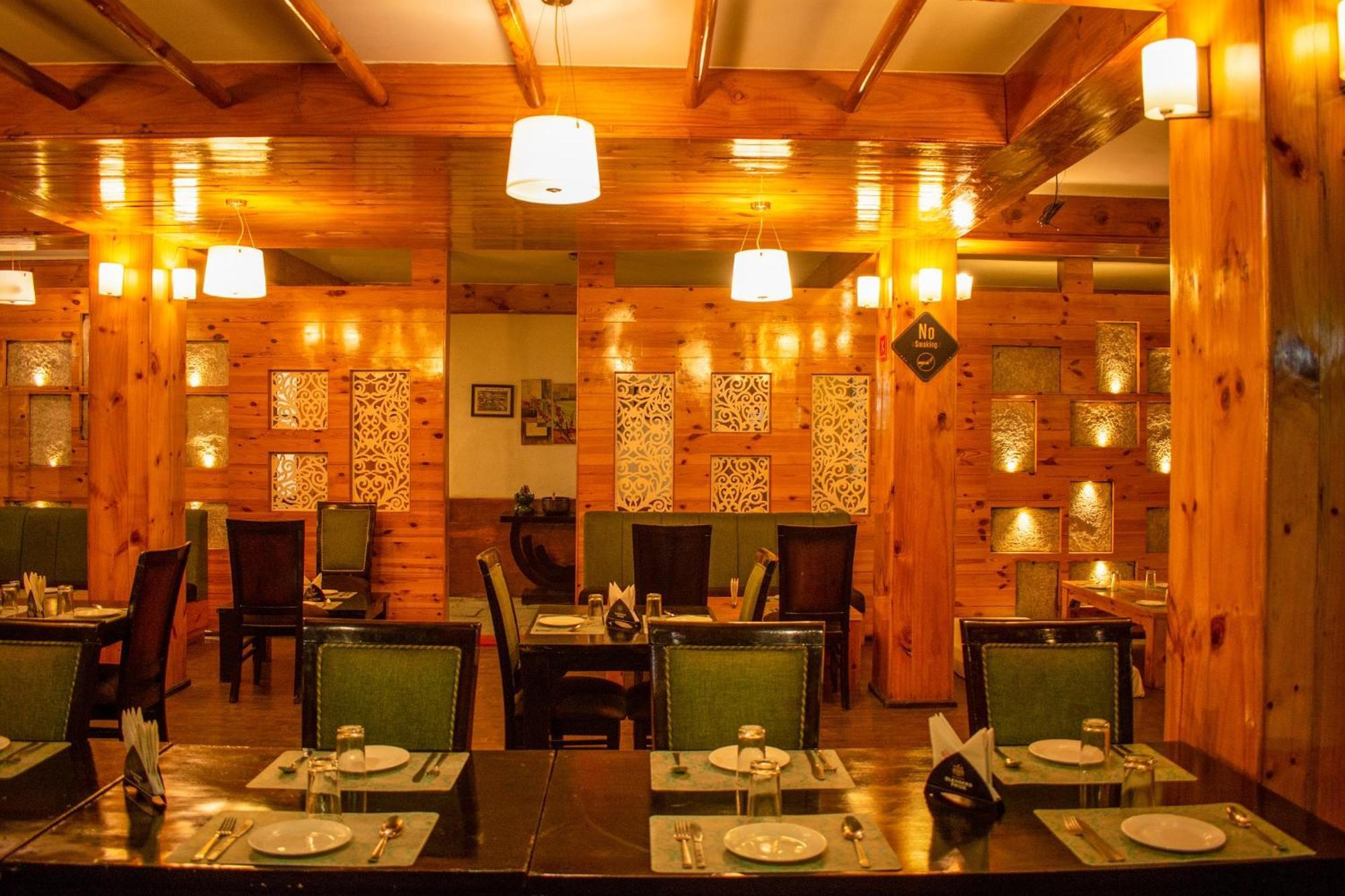 The Whispering Inn Resort And Bar Manāli Eksteriør billede